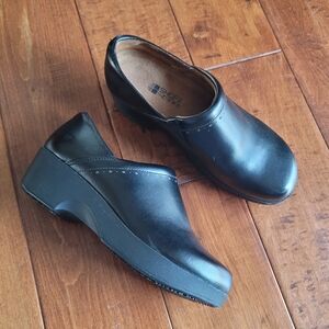 Shoes For Crews Black Women's Lila Work Clogs Non Slip Water Resistant